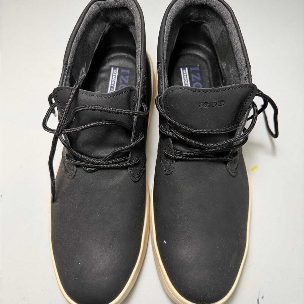 NWOT Izod Men's Black Chukka Boots